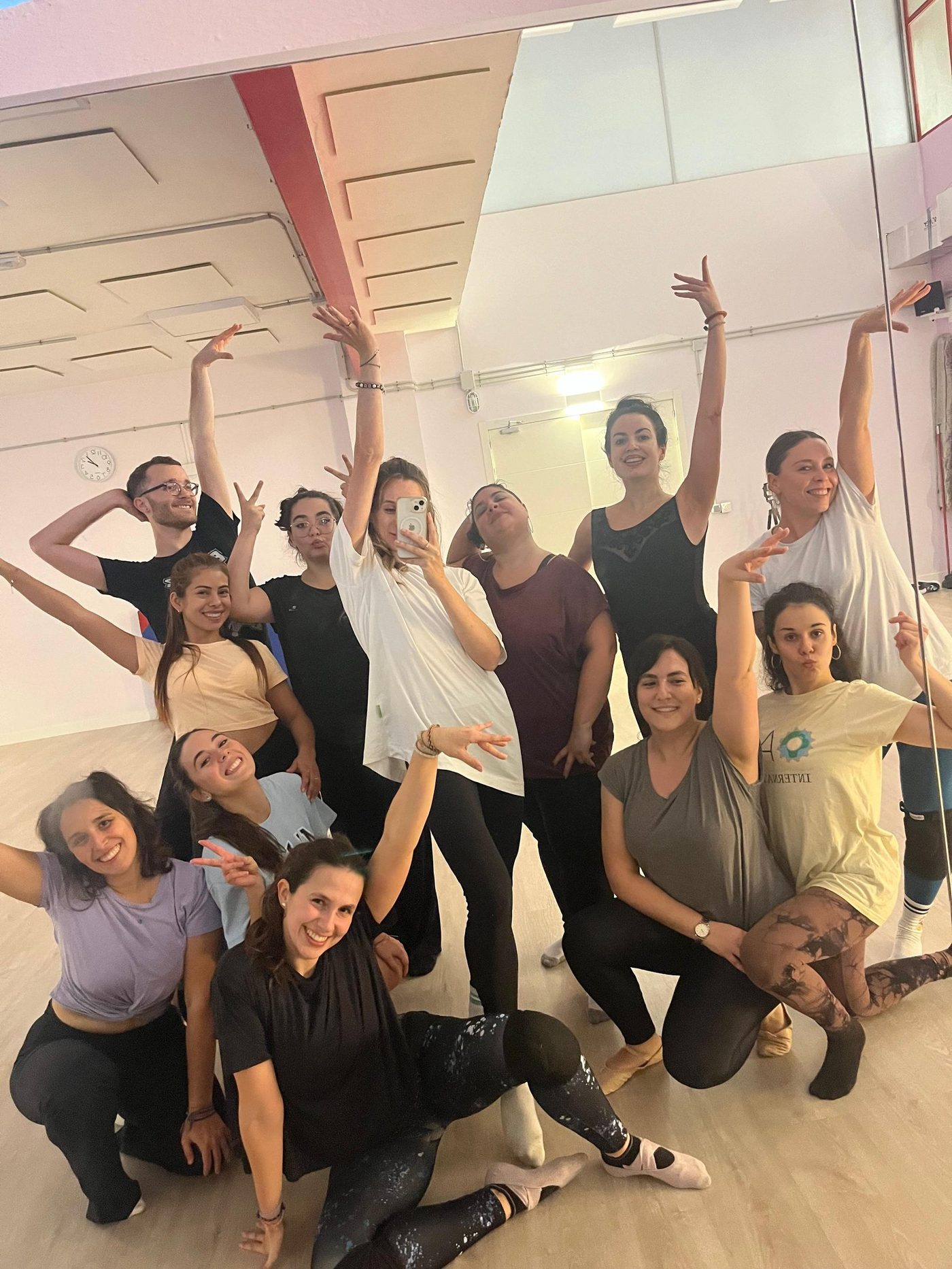 A Bachata Ladies Style group class in the studio