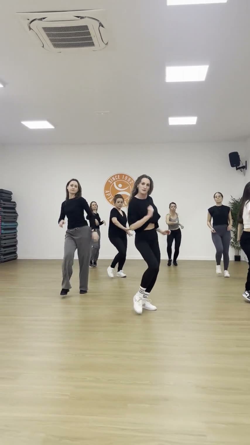 Play video from a group class