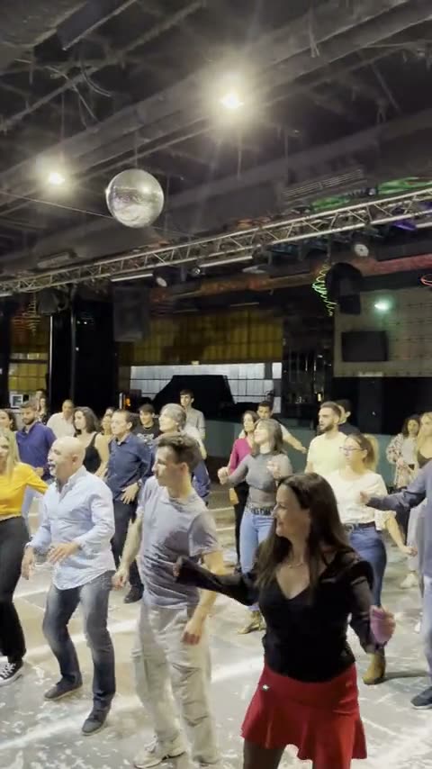 Play video from a group class