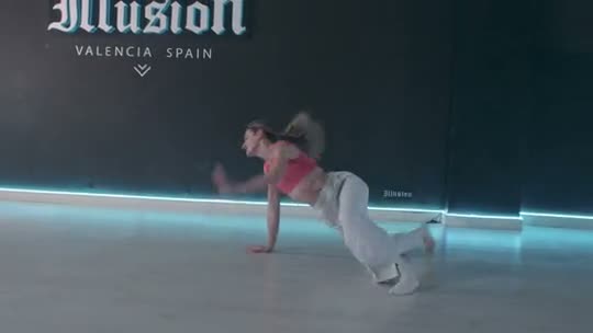 Reproducir vídeo de una coreografía de lyrical jazz